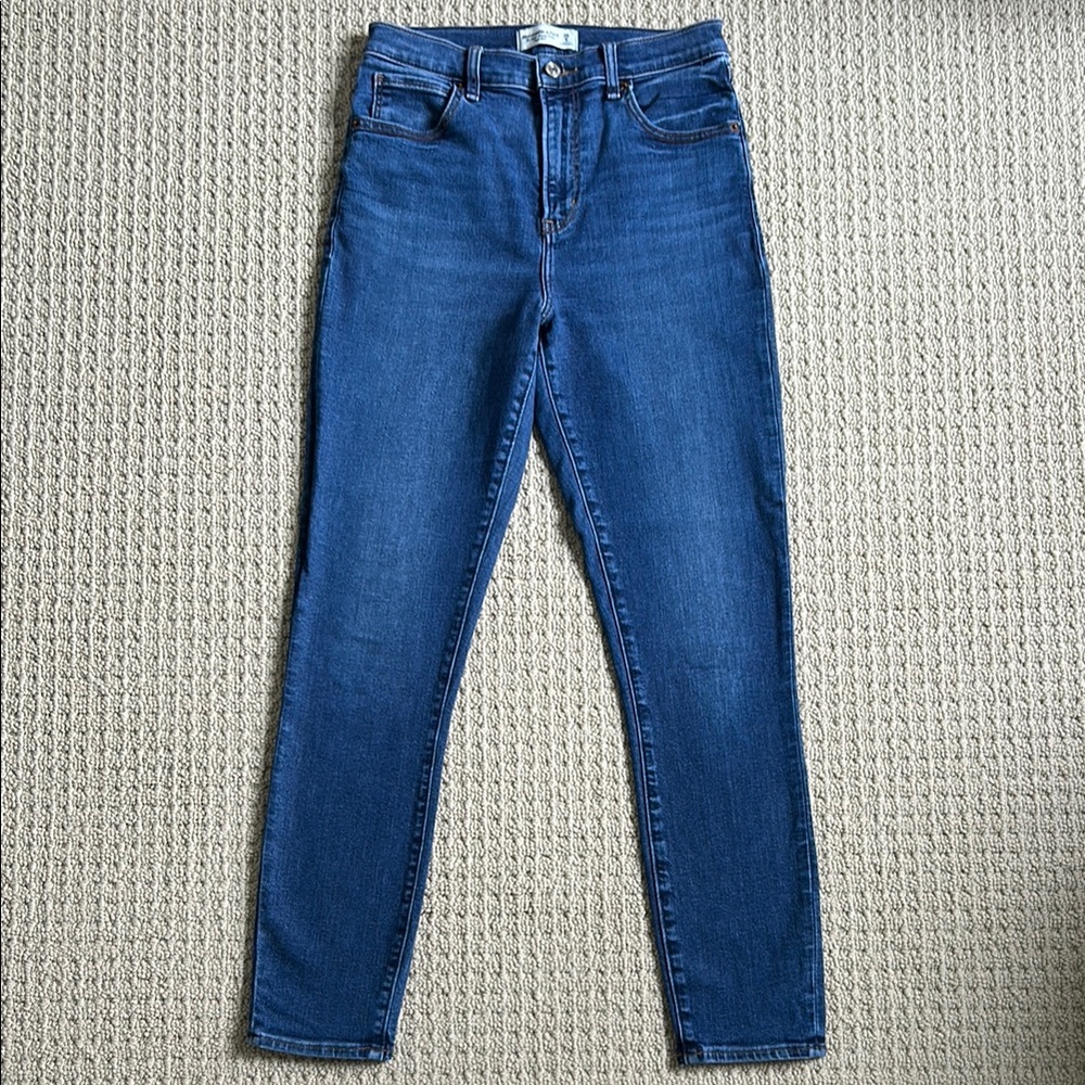 Abercrombie Women’s Classic High Rise Skinny Blue Jeans, Size 28, 6 Long